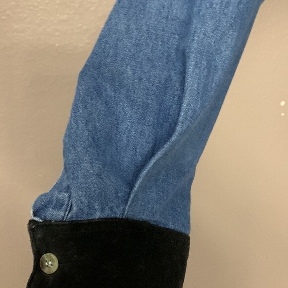 J Gee Long Sleeve Denim button down shirt with contrast collar cuffs embroidery - Picture 4 of 13